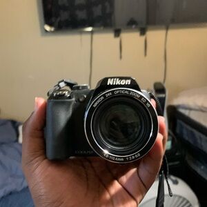 Nikon 24x Optic zoom Wide camera  needs a charger
